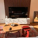 Imzaro: Erdgeschoss, 2 Schlafzimmer Schlafsofa, Eigener Eingang, Grosse Terrasse Mit Garten! シュピッタール・アン・デア・ドラウ