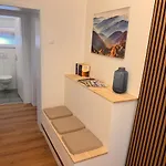 Imzaro: Erdgeschoss, 2 Schlafzimmer Schlafsofa, Eigener Eingang, Grosse Terrasse Mit Garten! アパート *