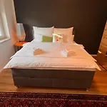 Imzaro: Erdgeschoss, 2 Schlafzimmer Schlafsofa, Eigener Eingang, Grosse Terrasse Mit Garten! アパート シュピッタール・アン・デア・ドラウ