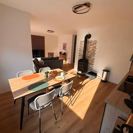 아파트 Imzaro: Erdgeschoss, 2 Schlafzimmer Schlafsofa, Eigener Eingang, Grosse Terrasse Mit Garten! *