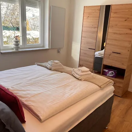 Imzaro: Erdgeschoss, 2 Schlafzimmer Schlafsofa, Eigener Eingang, Grosse Terrasse Mit Garten! Spittal an der Drau