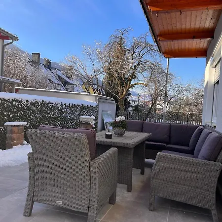 Apartmán Imzaro: Erdgeschoss, 2 Schlafzimmer Schlafsofa, Eigener Eingang, Grosse Terrasse Mit Garten! Spittal an der Drau