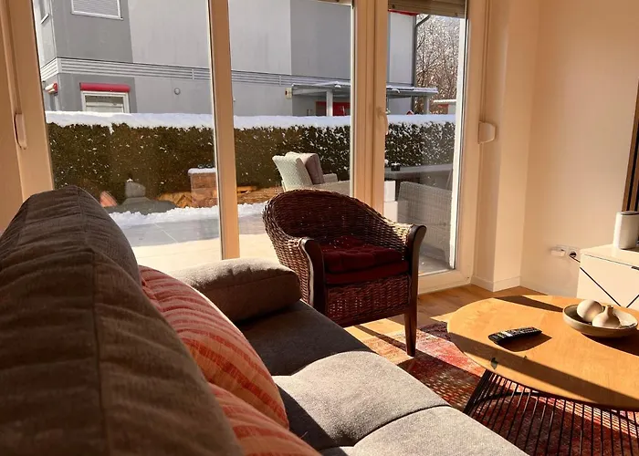 Imzaro: Erdgeschoss, 2 Schlafzimmer Schlafsofa, Eigener Eingang, Grosse Terrasse Mit Garten! Apartament *