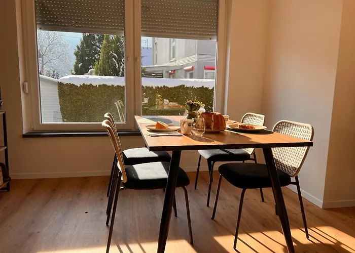 Apartament Imzaro: Erdgeschoss, 2 Schlafzimmer Schlafsofa, Eigener Eingang, Grosse Terrasse Mit Garten!