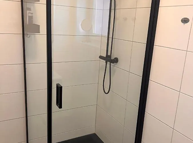 Apartament Imzaro: Erdgeschoss, 2 Schlafzimmer Schlafsofa, Eigener Eingang, Grosse Terrasse Mit Garten! Spittal an der Drau